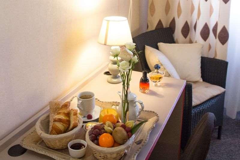Brit Hotel Le Cygne Saint-Hilaire-du-Harcouët Rum bild