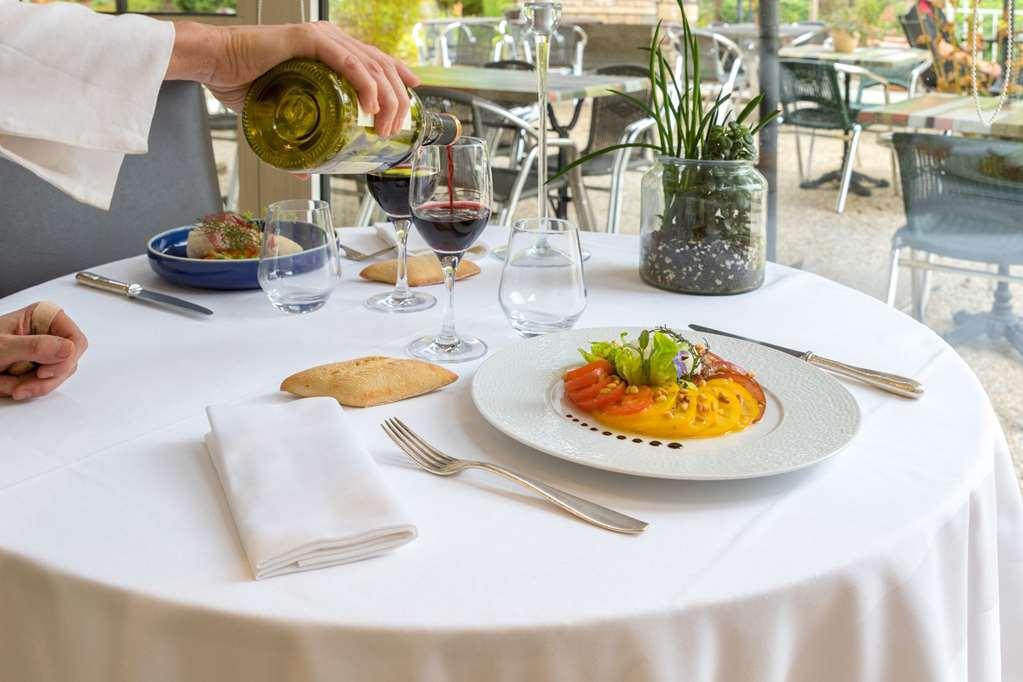 Brit Hotel Le Cygne Saint-Hilaire-du-Harcouët Restaurang bild