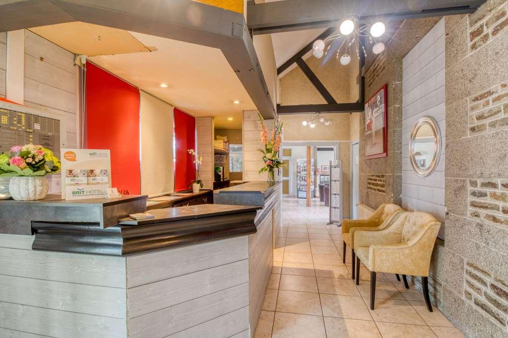Brit Hotel Le Cygne Saint-Hilaire-du-Harcouët Inreriör bild