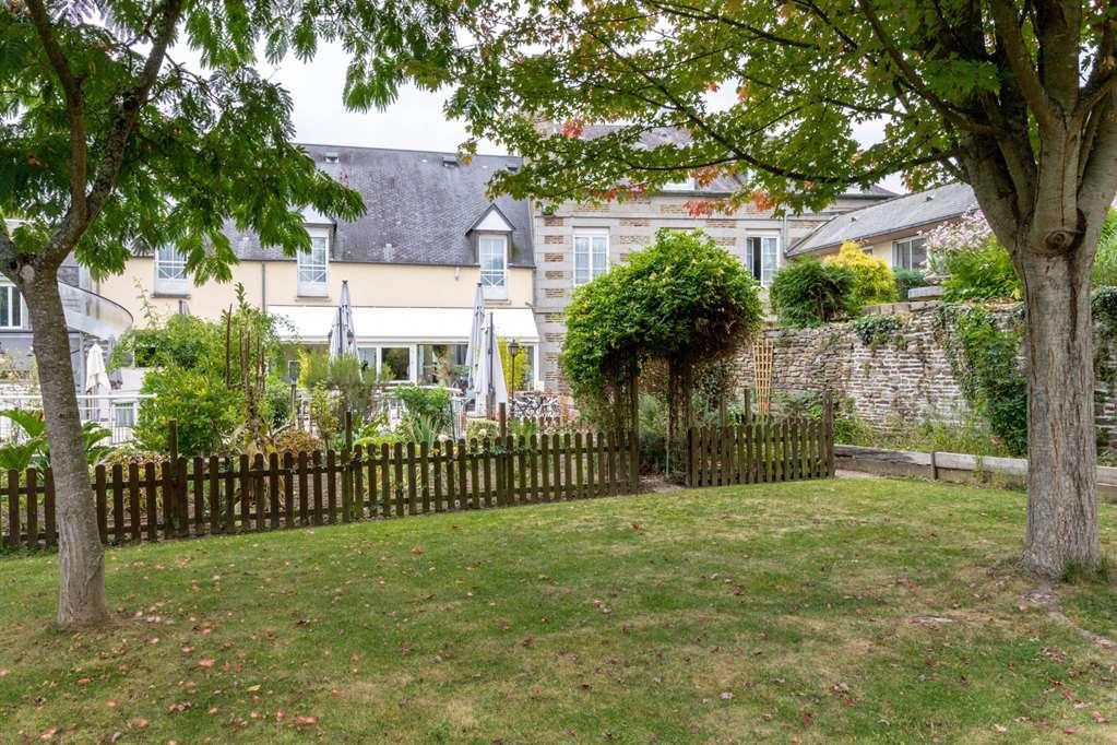 Brit Hotel Le Cygne Saint-Hilaire-du-Harcouët Exteriör bild