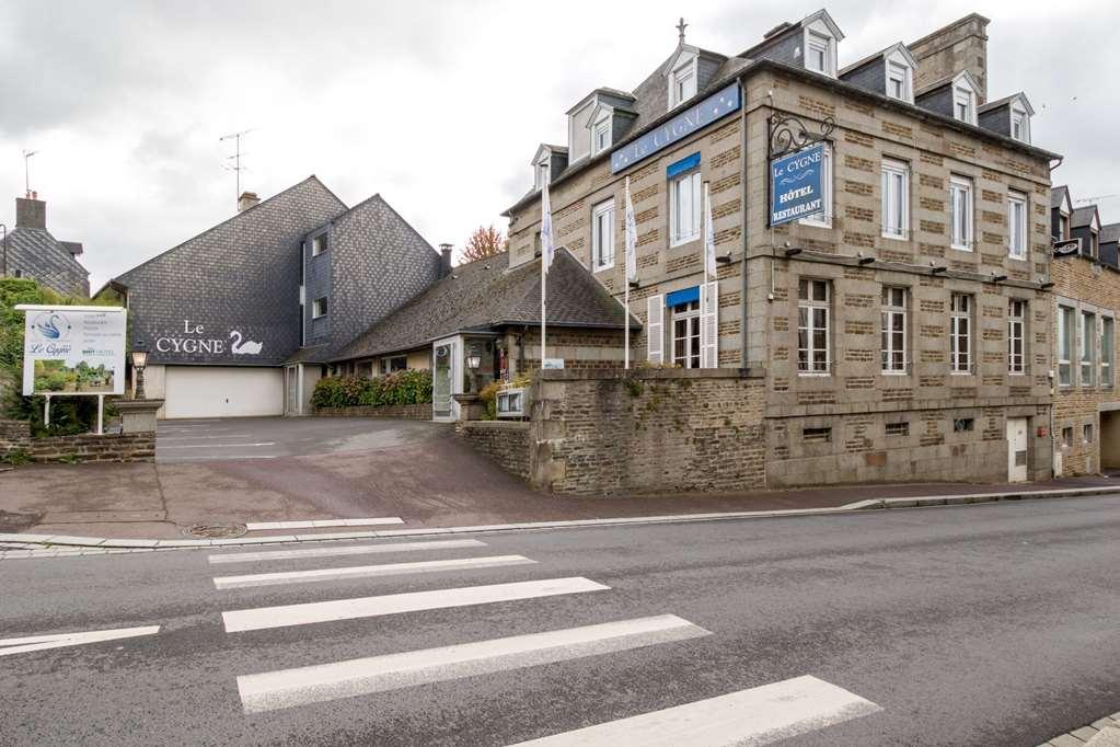 Brit Hotel Le Cygne Saint-Hilaire-du-Harcouët Exteriör bild