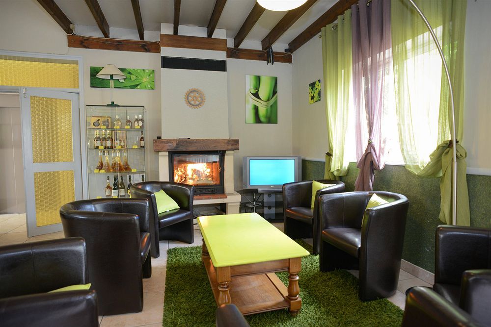 Brit Hotel Le Cygne Saint-Hilaire-du-Harcouët Exteriör bild