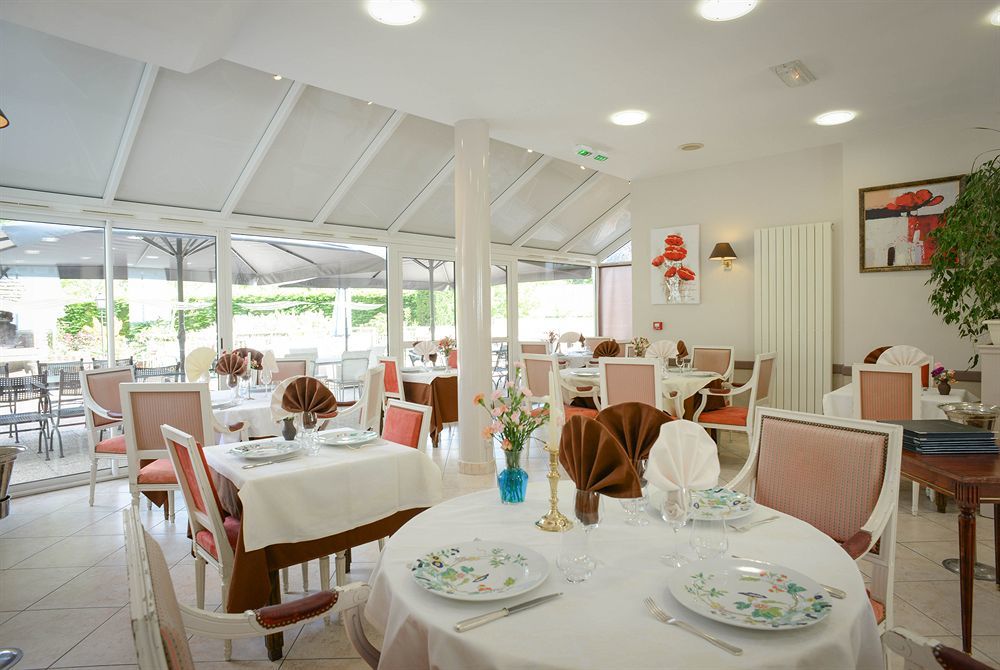 Brit Hotel Le Cygne Saint-Hilaire-du-Harcouët Exteriör bild